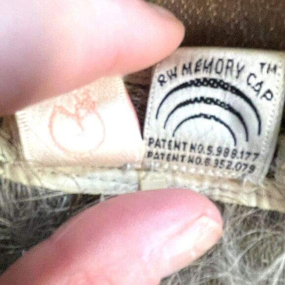 Raquel Welch Wig Memory Cap 100% Kanekalon Vibralite Salt Pepper Pixie Cut - Picture 9 of 10